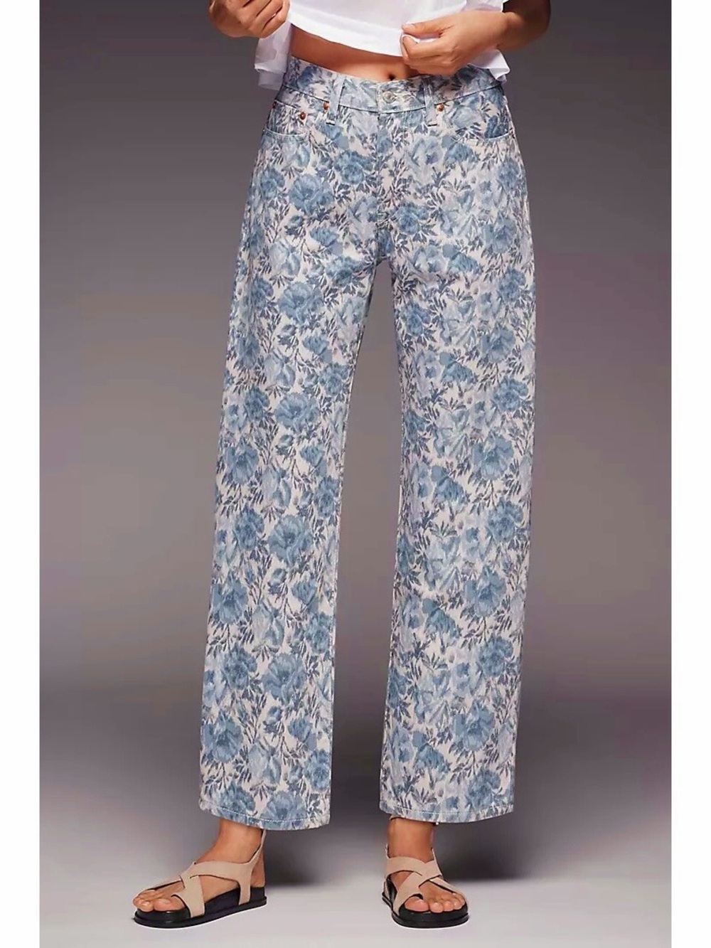 Levi’s 501 ‘90’s High Rise Straight Leg Jeans on Ophelia Floral Wash Size 24
